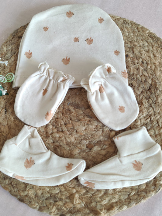 Organic cotton baby cap, mittens & booties