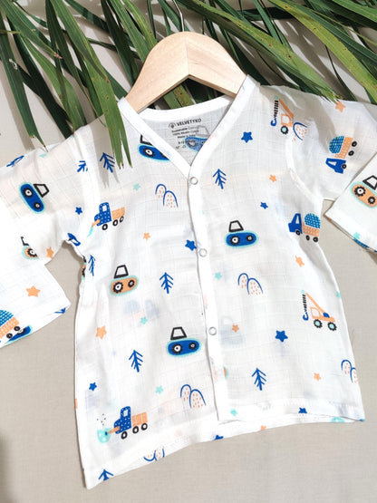 Organic muslin baby shirt with vehicle pattern 