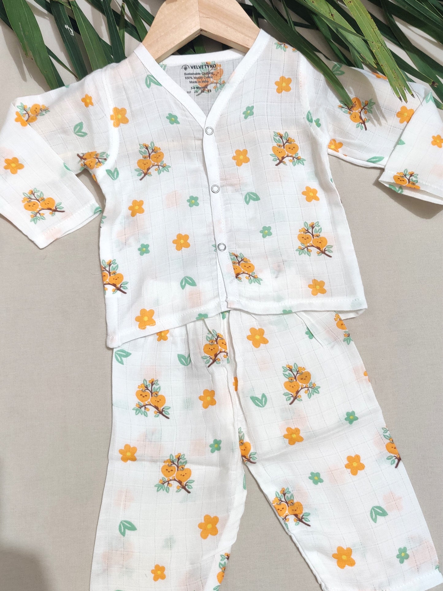 Organic muslin Children's pajama set with floral pattern