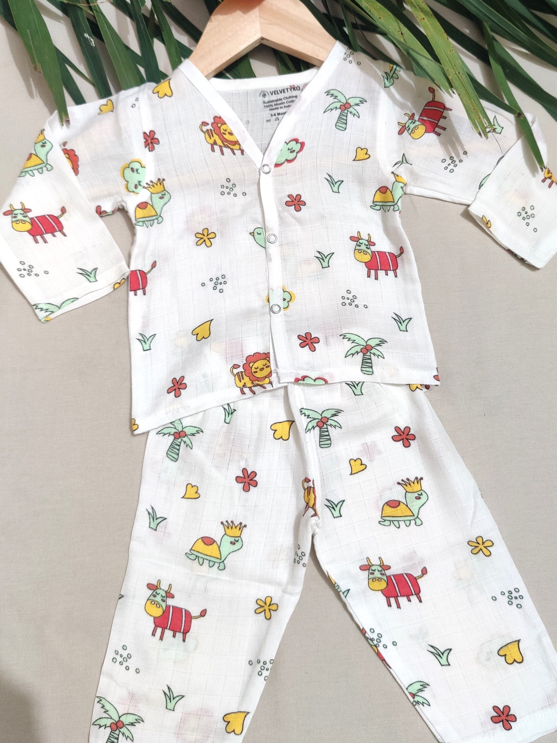Organic muslin Children's pajama set with colorful animal 