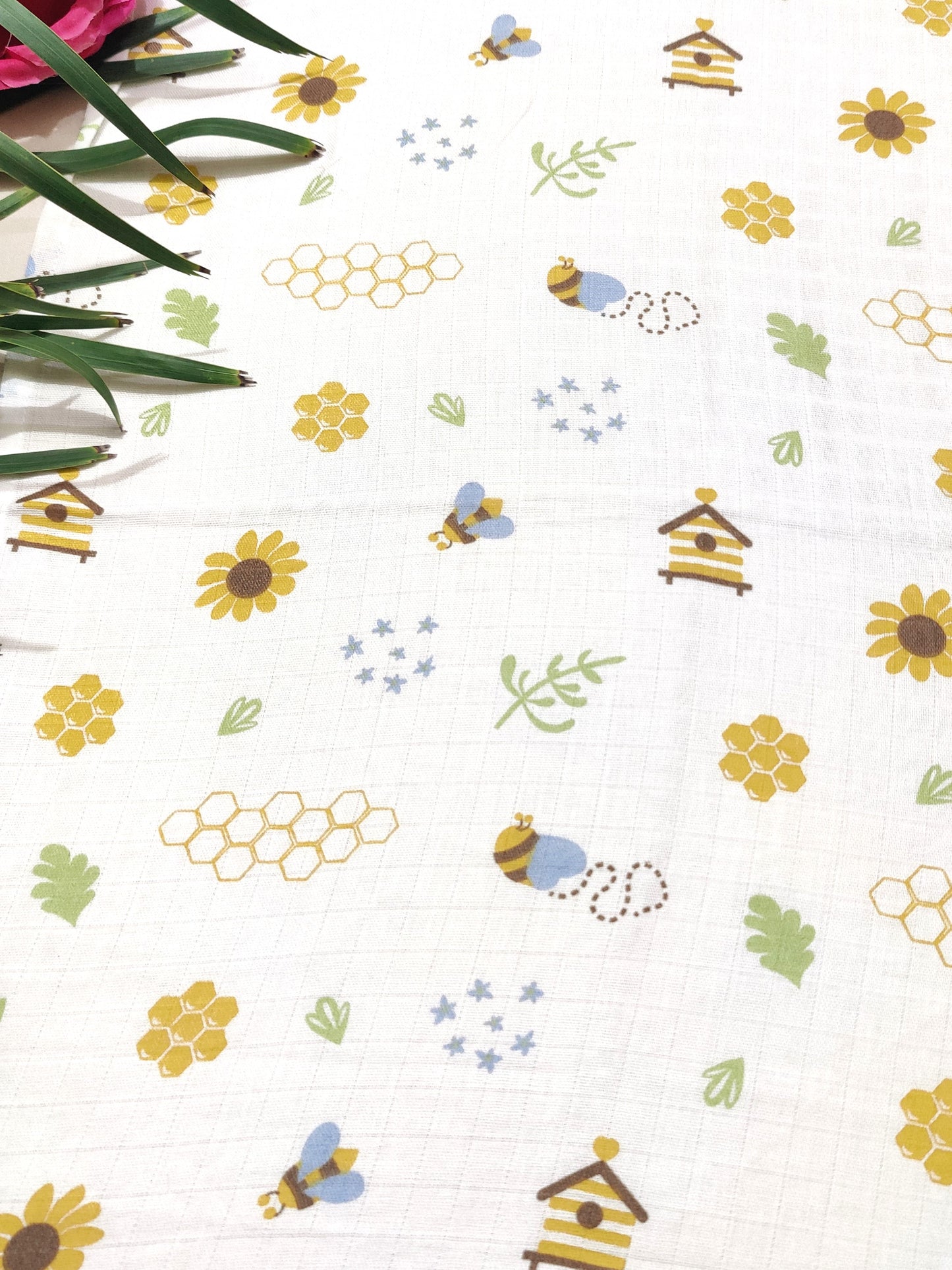 Honeybee Garden Print | Soft Organic Muslin Swaddle – Velvetyko