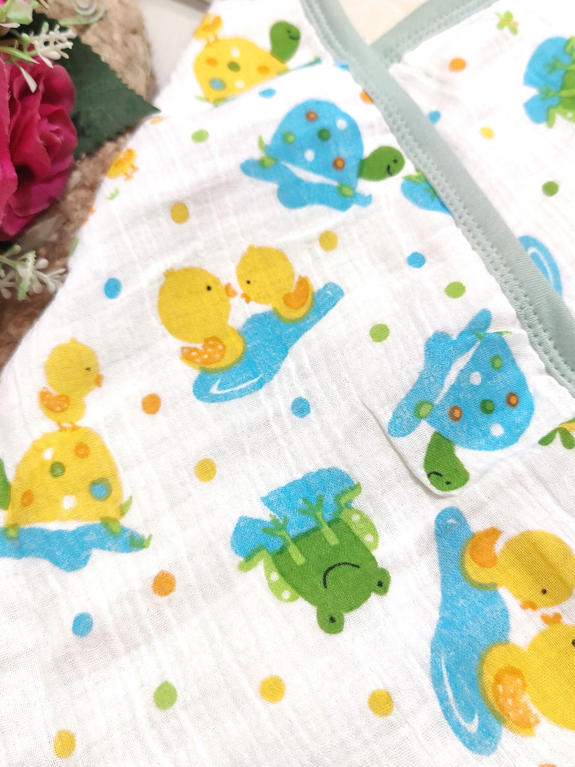 Baby hooded towel with colorful turtle and duck 